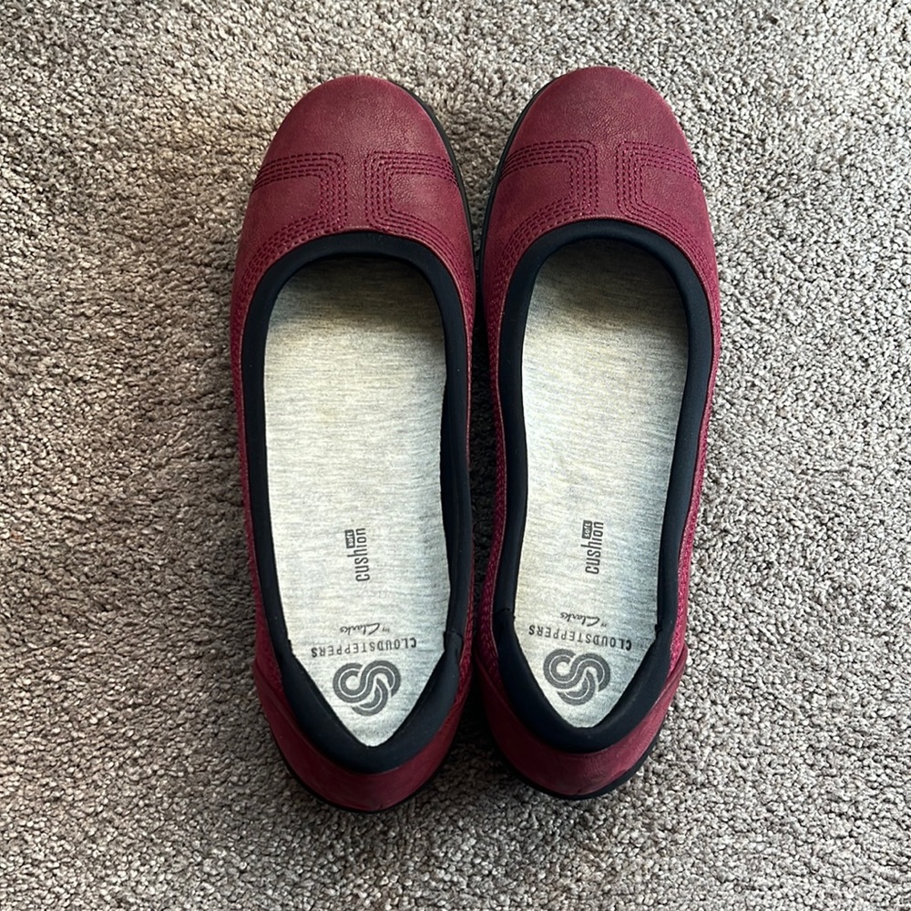 Like New. Women’s Clark’s Cloudstepper Flats.